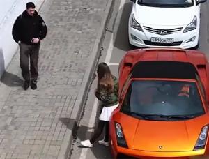 Lamborghini’yle dolaşmayı teklif eden kıza ilginç tepki!